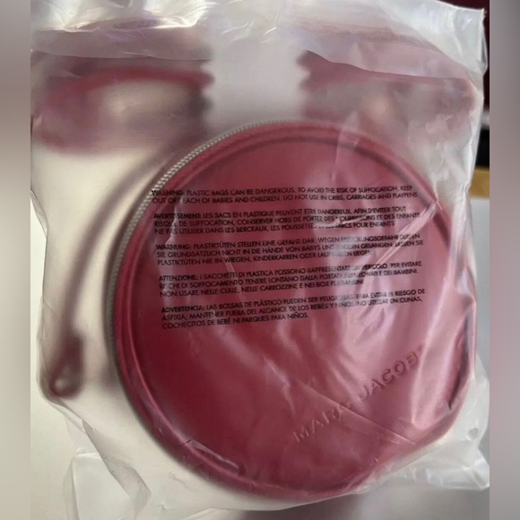 MARC JACOB RED PATENT SLING BAG - Picture 4 of 5